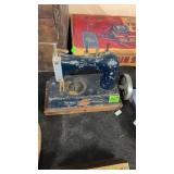 VINTAGE MINIATURE SEWING MACHINE