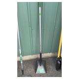 NEW SQUARE SHOVEL