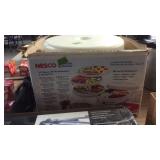 NESCO FOOD DEHYDRATOR