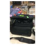 NIKON D3000 DIGITAL CAMERA W/ BAG