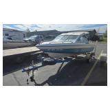 1989 4 WINNS BOAT & TRAILER