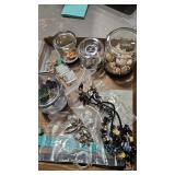 TREASURE BOX - VTG & COSTUME JEWELRY WATCHES