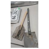 2 COLLAPSIBLE SHOVELS