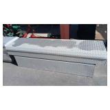 DIAMOND PLATE TRUCK BED TOOLBOX 71' WIDE