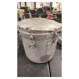 NATIONAL 18 QT VTG PRESSURE CANNER  W/ VALVE