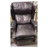 WINGBACK STYLE NAIL HEAD ACCENT CHAIR