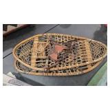 TUBBS  VTG SNOW SHOES