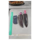 3DAMASCUS KNIVES W/ SHEATHS- 2 FIXED BLADES 1 POCK