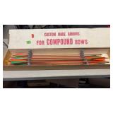 BX W/ 8 DOUBLE X 75 AUTUMN ORANGE ALUMINUM ARROWS