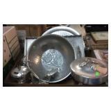 GROUP OF ALUMINUM ITEMS-TRAYS, BOWLS, MISC DISHES
