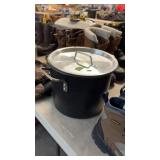 STOCK POT W/ LID