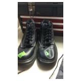 DOC MARTINS BOOTS SIZE 9