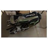 TITLIEST GIKF BAG & 4 IRONS & 2 PUTTERS