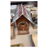 BIRDHOUSE W/ LICENSE PLATE TOP