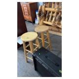 2 BAR STOOLS