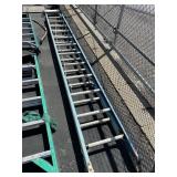 WERNER FIBERGLASS EXTENSION LADDER
