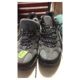 KHOMBU HIKING SHOES SIZE 9