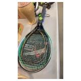 2 TENNIS RAQUETS & 2 RAQUET BALL RAQUETS