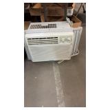 SAMSUNG WINDOW AIR CONDITIONER 5200 BTU