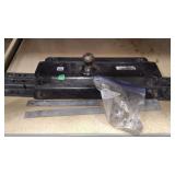 REESE GOOSE NECK HITCH WITH PLATE AND RAILS