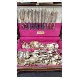 STAINLESS FLATWARE ASSORTMENT & BOX