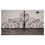 METAL SCROLL WALL ART
