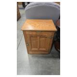 WHITE CLAD OAK ICEBOX THEME ACCENT TABLE