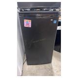 DANBY DESIGNER APT SIZE REFRIGERATOR