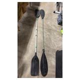 2 KAYAK PADDLES