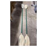2 KAYAK PADDLES