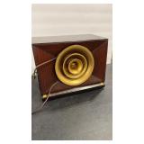RCA VICTOR 9X571 VTG AM RADIO W/ BAKELITE ACCENTS