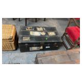 ANTIQUE TRUNK