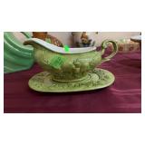 GREEN GRAVY BOAT & TRAY