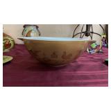 SET OF 4 EARLY AMERICAN PYREX BOWLS **SOME MINOR