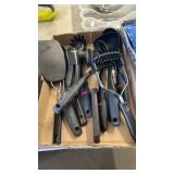 GROUP OF KITCHEN UTENSILS