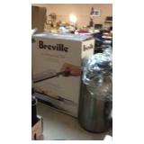 BREVILLE PERSONAL PIE MAKER & AIR POT