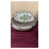 STONEWARE COVERED DISH 11.5' DIA