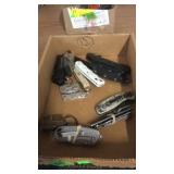 BX OF 8 KNIVES