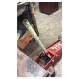 RED HYDRUALIC FLOOR JACK