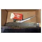 KNIFE, DAGGER & GERBER LOCKING BLADE KNIFE W/ CASE