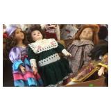 BX OF 5 DOLLS