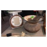 MONARCH POSTAL SCALE & SPITTOON