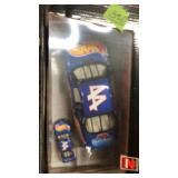 2 HOT WHEELS DIE CAST CARS