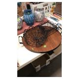 VINTETO VINYARD SERVING TRAYS & METAL BASKETS