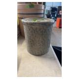 SPONGE WARE CROCK W/ LID