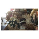 BX OF 8 DOLLS