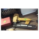 BOSTITCH NAILER
