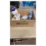 RUBENS PLANTER, 2 SM BLUE VASES & OTHER ITEMS