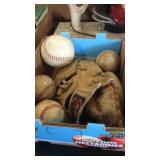 BASEBALL MITT & BALLS
