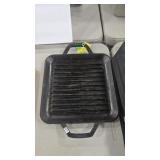 LODGE CAST IRON GRIDDLE 11' X 11'
